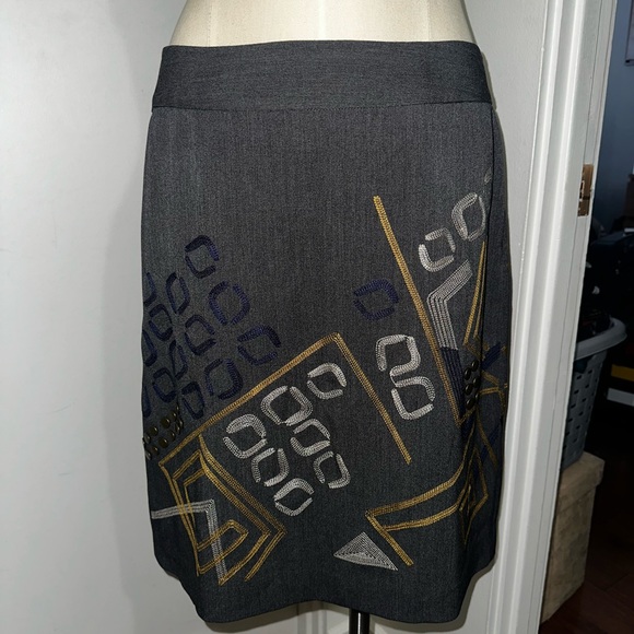 Pencil Skirt Size 10, Nygard Embroidered Accents Dark Grey 21 Inches Length - Picture 8 of 11